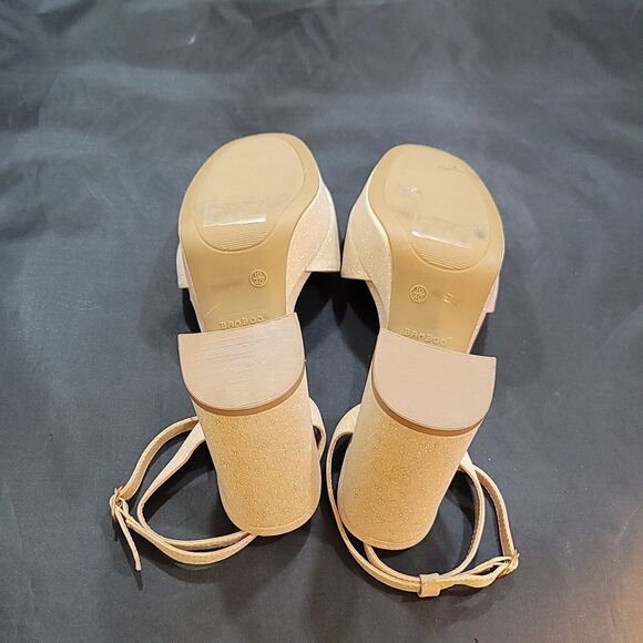 BRAND NEW BAMBOO BLOCK-HEEL ADJUSTABLE BUCKLE CLOSURE OPEN-TOE SANDAL - Picture 12 of 15